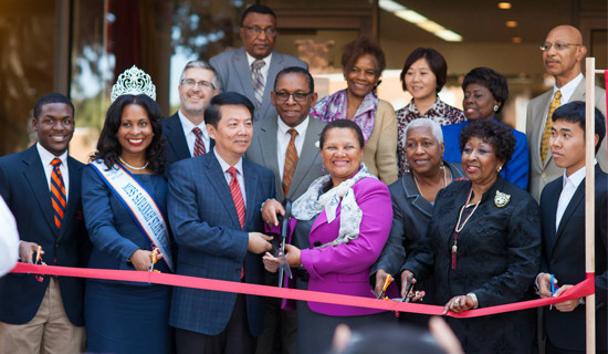 中國僑網(wǎng)剪彩儀式