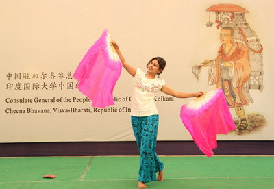 中國(guó)僑網(wǎng)扇子舞