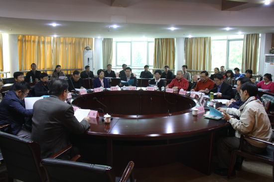 中國(guó)僑網(wǎng)“《華文教師證書(shū)》考試題庫(kù)平臺(tái)鑒定會(huì)”在暨南大學(xué)華文學(xué)院舉行