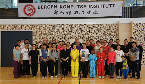 開(kāi)營(yíng)合影