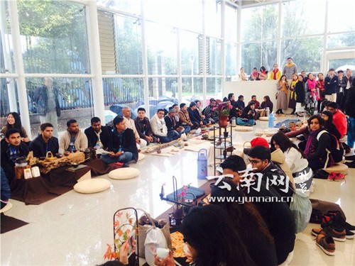 茶會(huì)現(xiàn)場(chǎng)