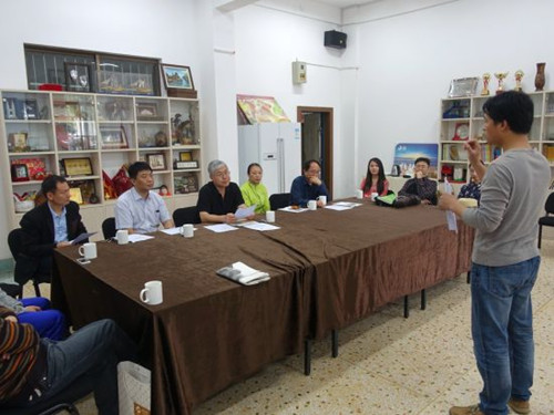 左志強(qiáng)秘書長(zhǎng)聽取授課教師情況匯報(bào)