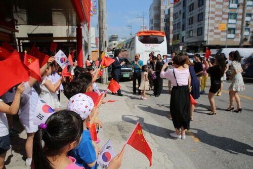 校方師生歡迎巡講團(tuán)一行