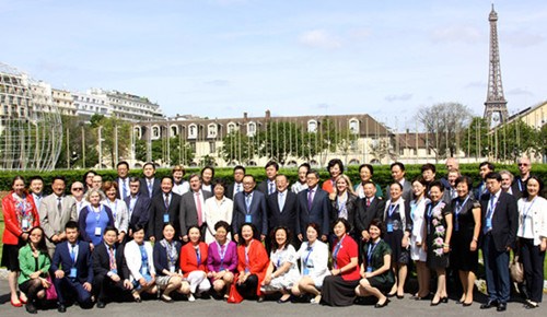 合影(法國(guó)《歐洲時(shí)報(bào)》/張新