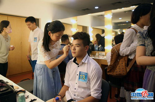 “水立方杯”選手在準(zhǔn)備中