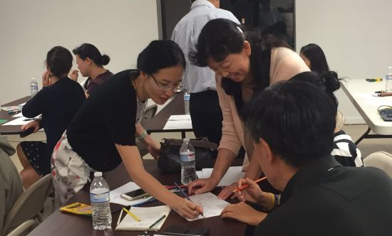 江偉英老師指導華文教師畫導圖