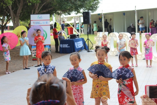 “兒童旗袍秀”