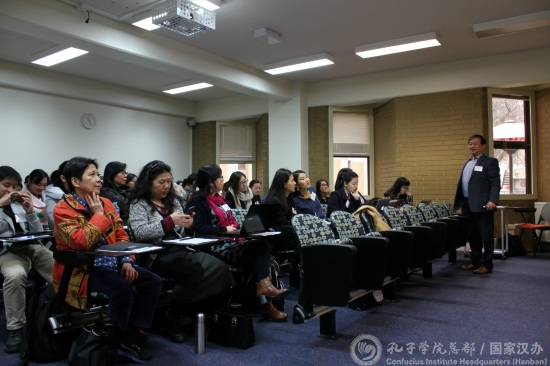 徐紀(jì)興講解如何在課堂上吸引和引導(dǎo)學(xué)生