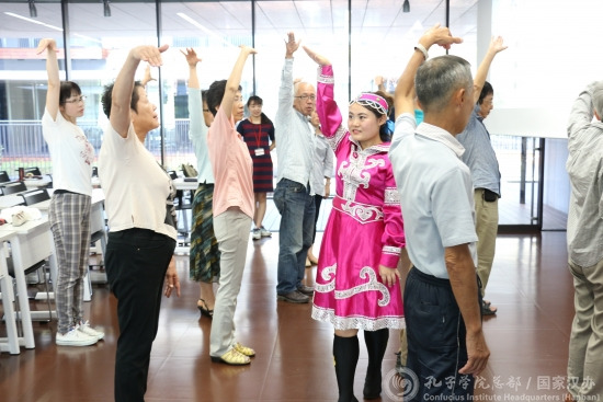 學(xué)習(xí)翻腕動(dòng)作