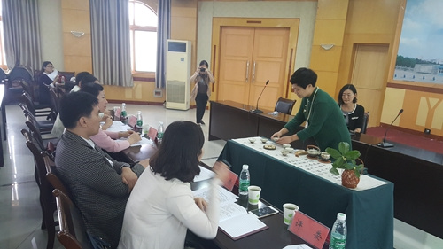 教師選拔面試會現(xiàn)場