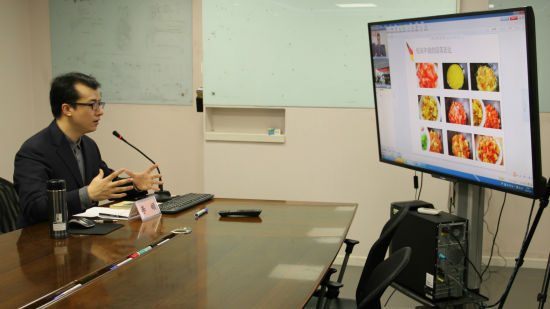 李頔為德國(guó)老師帶來直播課