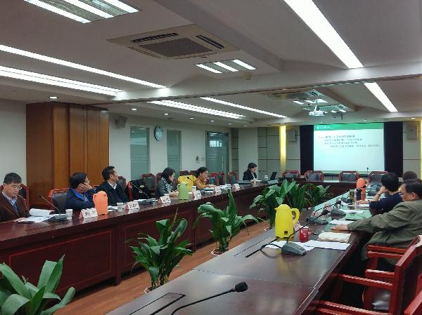 在孔子小學(xué)合影