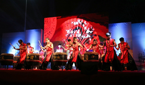 二十四節(jié)令鼓隊表演《源》