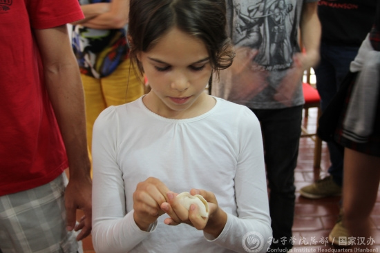 觀眾現(xiàn)學(xué)包餃子