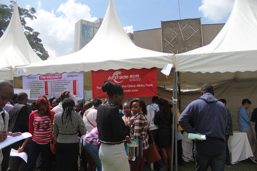 中國僑網(wǎng)共有21家中資企業(yè)參加招聘會