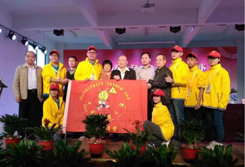 中國僑網(wǎng)合影