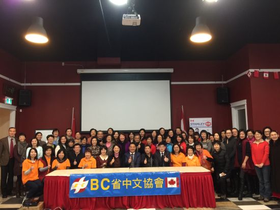 中國(guó)僑網(wǎng)合影