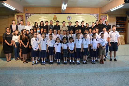 中國(guó)僑網(wǎng)參賽選手合影