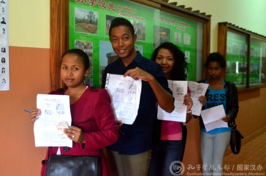 中國僑網(wǎng)考生候場