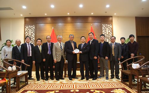 中國(guó)僑網(wǎng)合影