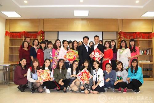 中國僑網(wǎng)合影