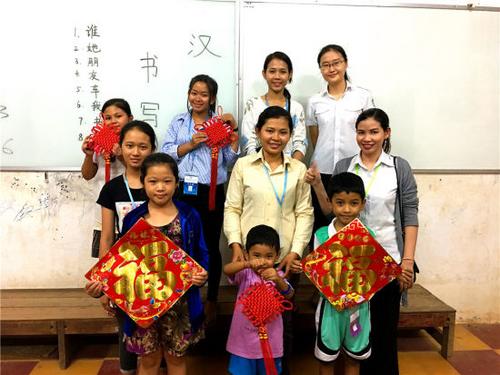 中國僑網(wǎng)獲獎選手合影