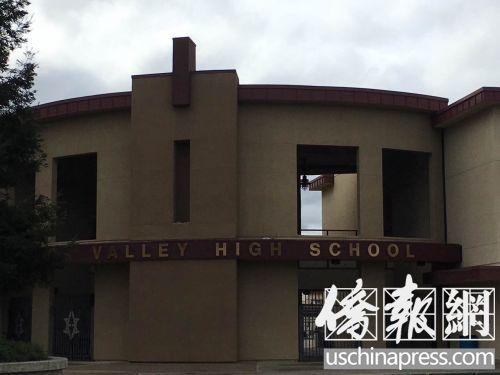 中國僑網(wǎng)不少家長認(rèn)為普利桑頓高中有了中文選課是一個好的開始。(美國《僑報》/任子晟 攝)