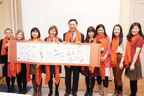 中國(guó)僑網(wǎng)合影