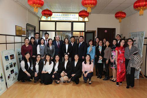 中國僑網(wǎng)合影