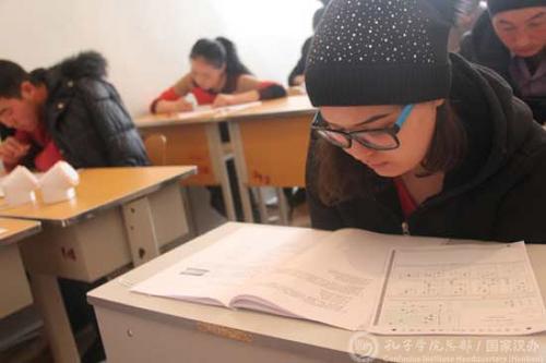 中國僑網(wǎng)HSK五級考試現(xiàn)場