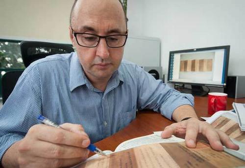 中國(guó)僑網(wǎng)Thomas Hirzel是研究中國(guó)清中晚期宮廷奏章的教授級(jí)專家