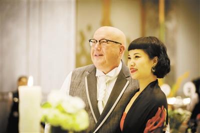 中國僑網(wǎng)Randy與妻子