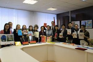 中國僑網(wǎng)合影