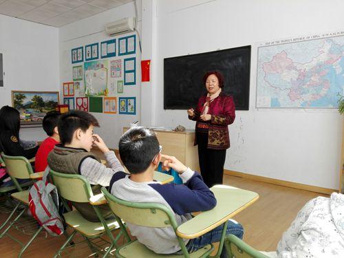 中國(guó)僑網(wǎng)輔導(dǎo)課現(xiàn)場(chǎng) (西班牙《歐華報(bào)》)