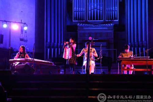 中國僑網(wǎng)民樂合奏