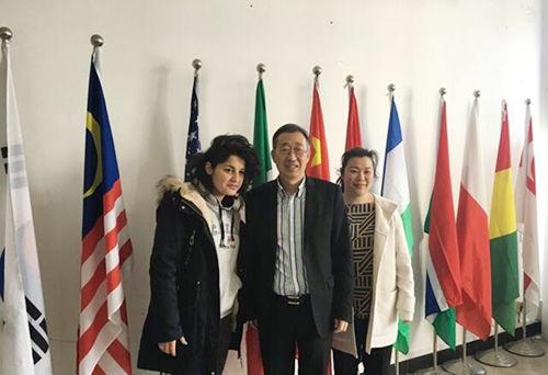 中國僑網(wǎng)合影