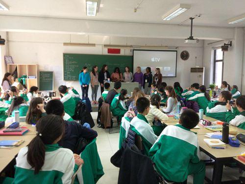 中國(guó)僑網(wǎng)與北大附中學(xué)生交流