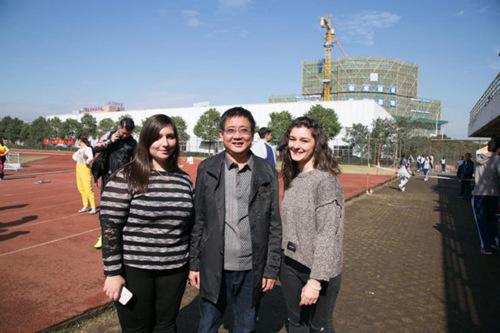 中國僑網(wǎng)合影