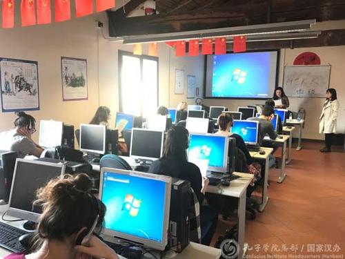 中國僑網(wǎng)HSKK中級考試現(xiàn)場