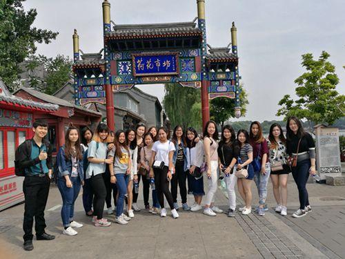 中國僑網(wǎng)合影