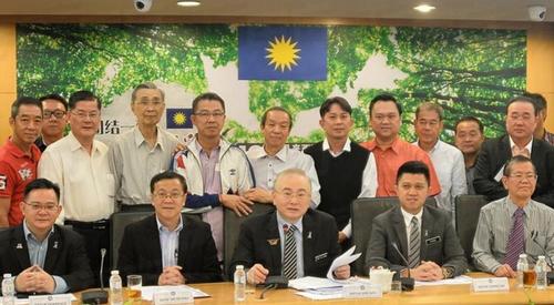 中國(guó)僑網(wǎng)與會(huì)人員合影 (馬來(lái)西亞《東方日?qǐng)?bào)》)