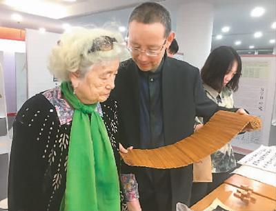 中國僑網(wǎng)《漢字里的中國》展覽現(xiàn)場