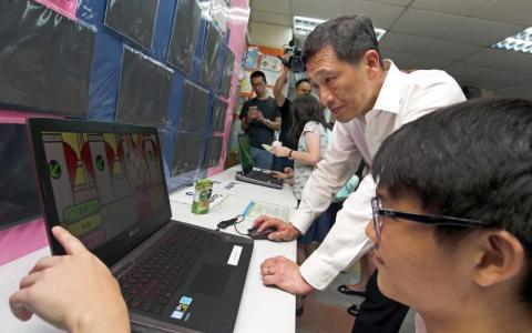 中國僑網(wǎng)(新加坡《聯(lián)合早報》/何家俊 攝)