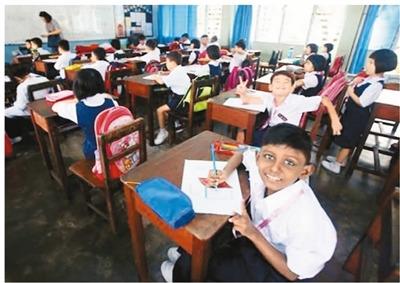 中國僑網(wǎng)圖為馬來西亞一所華小的課堂。 資料圖片