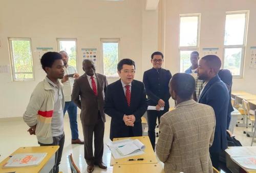 中國僑網(wǎng)圖片來源:中國駐安哥拉大使館微信公眾號(hào)