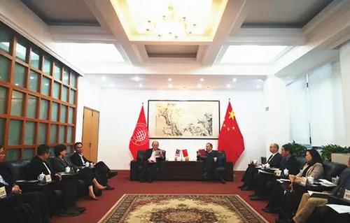 中國僑網(wǎng)會談現(xiàn)場(圖片來源:華僑大學(xué)網(wǎng)站)