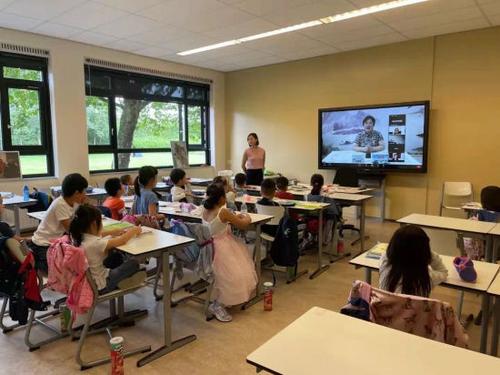 中國僑網(wǎng)開營儀式現(xiàn)場。(圖片來源:“北語華文教育研究院”微信公眾號)