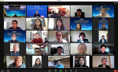 中國僑網(wǎng)開幕式線上線下現(xiàn)場。(華僑大學(xué) 侯斌/圖)