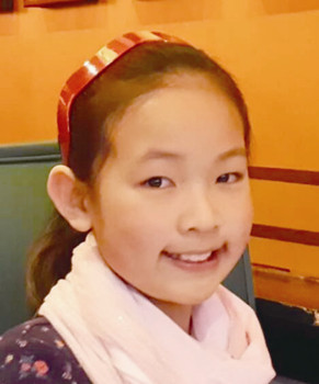 中國僑網(wǎng)中文大賽小選手毛喬伊。(美國《僑報》)