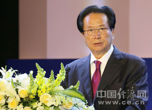 中國僑網(wǎng)陳經(jīng)緯發(fā)表演講。